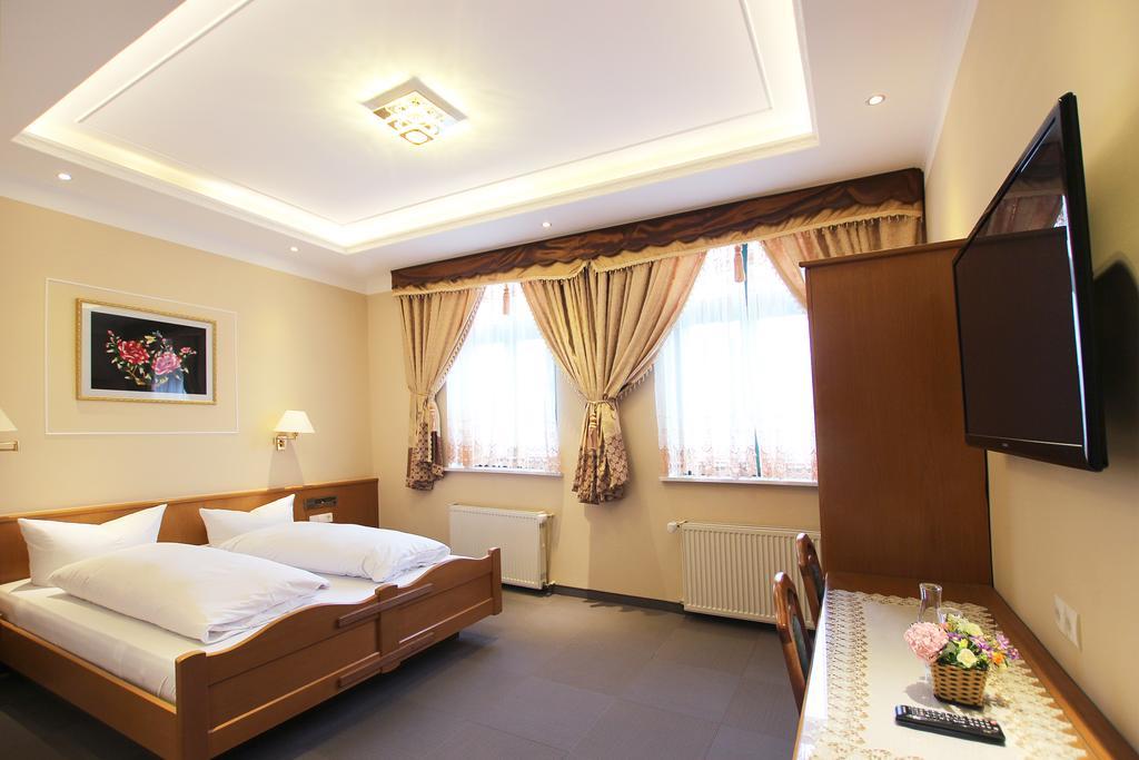 Hotel Europaeischer Hof Elsterwerda Esterno foto